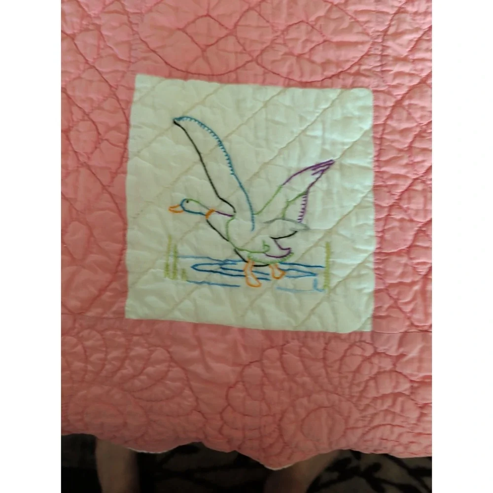 Vintage Handmade Pink & White Embroidered Patchwork Quilt w/Birds & Flowers.